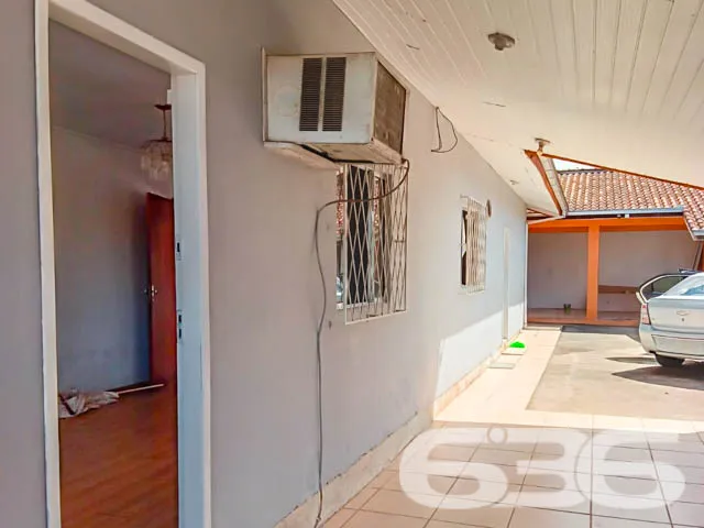 RESIDÊNCIA COM SUÍTE + 2 QUARTOS NO BAIRRO JOÃO CO
