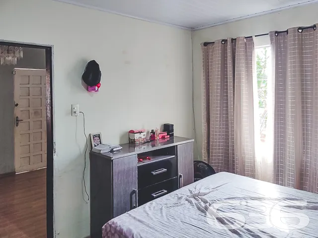 RESIDÊNCIA COM SUÍTE + 2 QUARTOS NO BAIRRO JOÃO CO