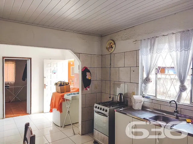 RESIDÊNCIA COM SUÍTE + 2 QUARTOS NO BAIRRO JOÃO CO