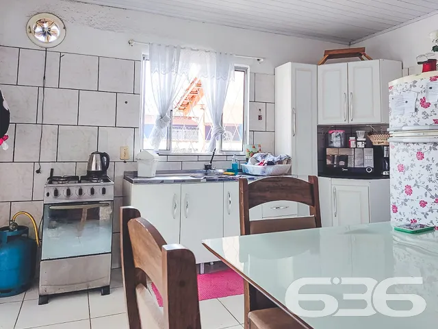 RESIDÊNCIA COM SUÍTE + 2 QUARTOS NO BAIRRO JOÃO CO