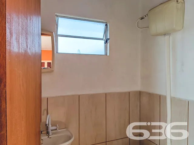 RESIDÊNCIA COM SUÍTE + 2 QUARTOS NO BAIRRO JOÃO CO