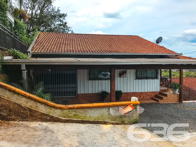 BELĂSSIMA RESIDĂNCIA COM 1 SUĂTE MAIS 3 QUARTOS NO