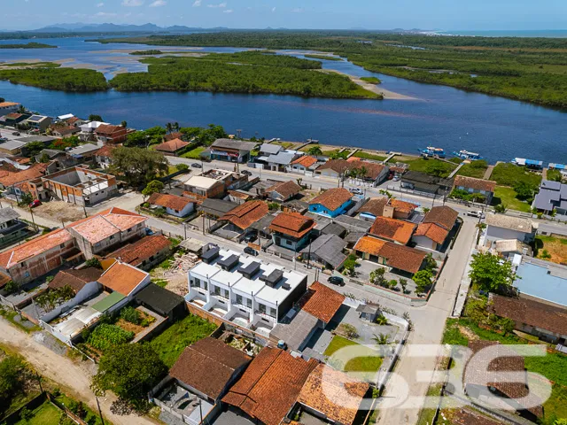 Sobrado com 3 quartos no bairro Costeira, Balneári