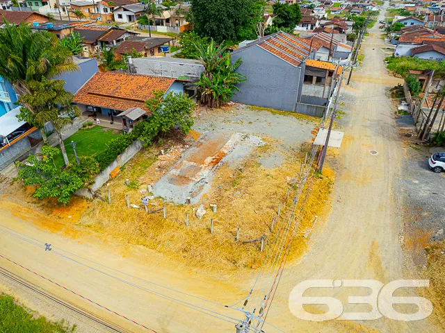 TERRENO DE ESQUINA DISPONÍVEL PARA VENDA NO BAIRRO
