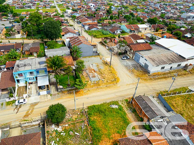 TERRENO DE ESQUINA DISPONÍVEL PARA VENDA NO BAIRRO