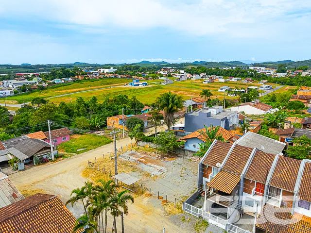 TERRENO DE ESQUINA DISPONÍVEL PARA VENDA NO BAIRRO