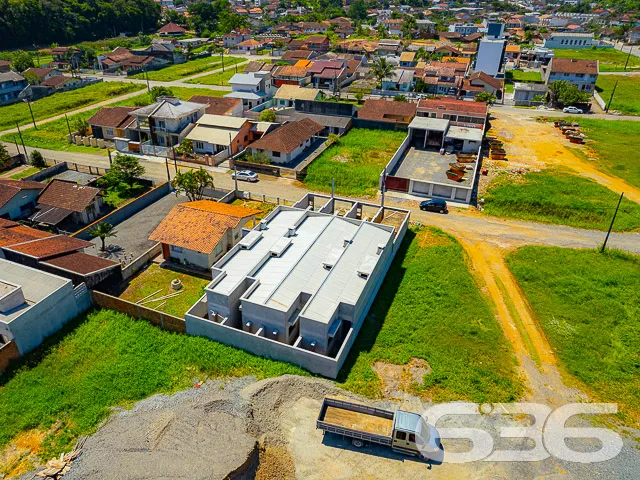 IMÓVEL COM SUÍTE + QUARTO NO BAIRRO PETRÓPOLIS
Re