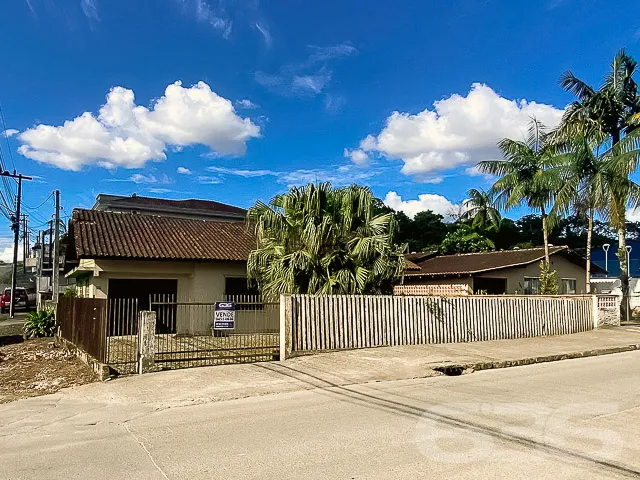 CASA COM SUĂTE + QUARTO NO BAIRRO BOEHMERWALD - ES