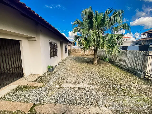CASA COM SUĂTE + QUARTO NO BAIRRO BOEHMERWALD - ES