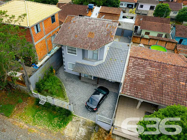SOBRADO ESPAĂOSO PARA VOCĂ E SUA FAMĂLIA DESFRUTAR