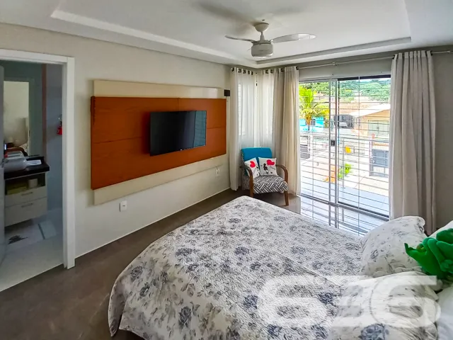 SOBRADO COM SUÍTE + 2 DORMITÓRIOS NO BAIRRO SÃO MA