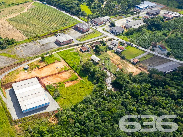 TERRENO INDUSTRIAL EM ARAQUARI
Este terreno indu