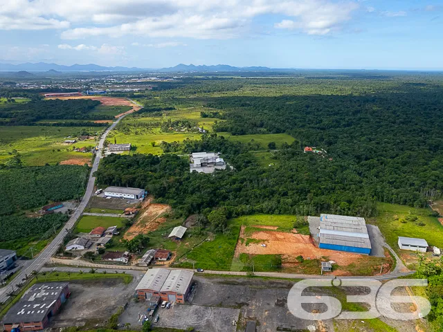TERRENO INDUSTRIAL EM ARAQUARI
Este terreno indu