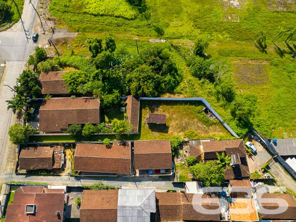 AMPLO TERRENO NO BAIRRO BUCAREIN - ESTUDA PERMUTA