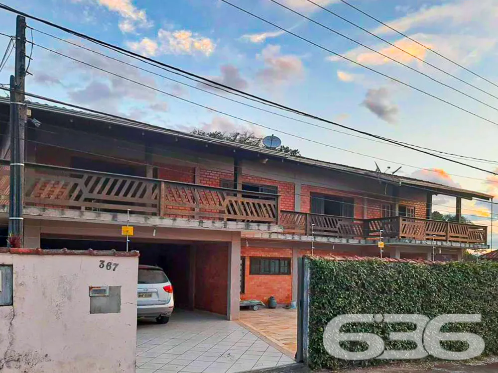 OPORTUNIDADE DE  SOBRADO COM 3 QUARTOS NO BAIRRO F