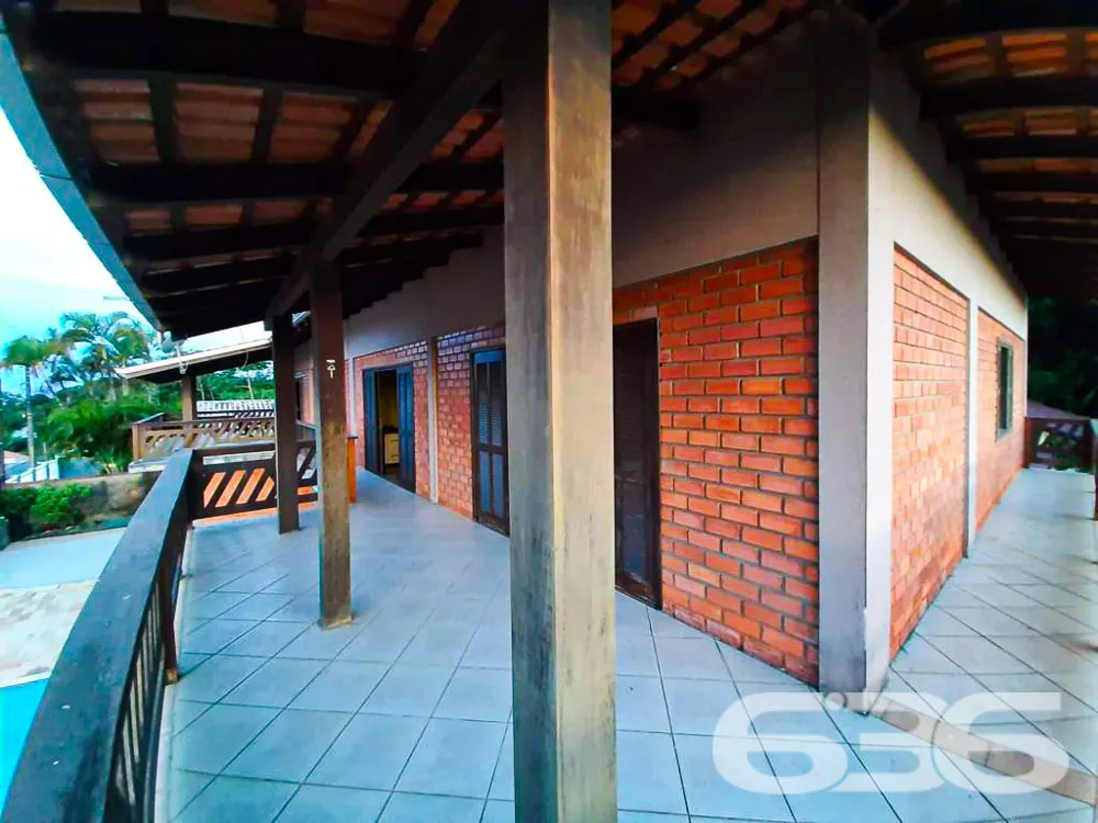 OPORTUNIDADE DE  SOBRADO COM 3 QUARTOS NO BAIRRO F