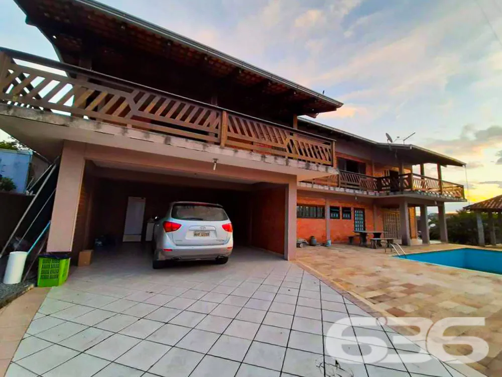 OPORTUNIDADE DE  SOBRADO COM 3 QUARTOS NO BAIRRO F