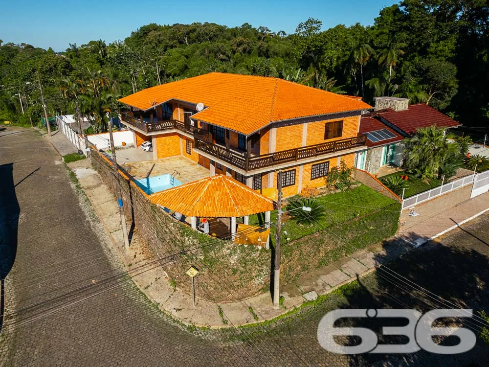 OPORTUNIDADE DE  SOBRADO COM 3 QUARTOS NO BAIRRO F