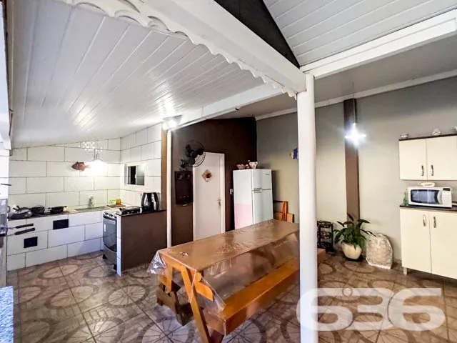 CASA COM PISCINA PRÓXIMA AO MAR EM UBATUBA EM SÃO