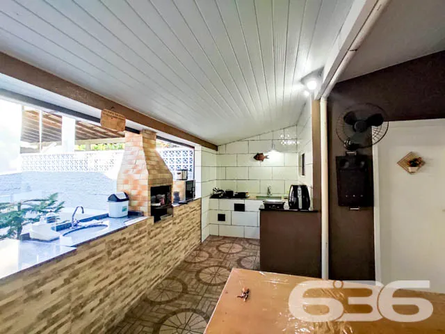 CASA COM PISCINA PRÓXIMA AO MAR EM UBATUBA EM SÃO
