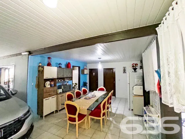 CASA COM PISCINA PRÓXIMA AO MAR EM UBATUBA EM SÃO