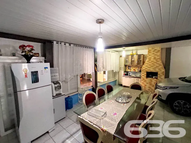 CASA COM PISCINA PRÓXIMA AO MAR EM UBATUBA EM SÃO
