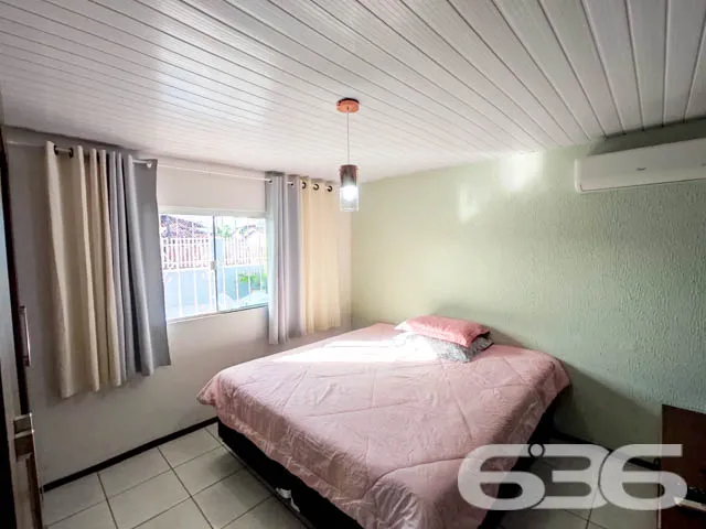 CASA COM PISCINA PRÓXIMA AO MAR EM UBATUBA EM SÃO