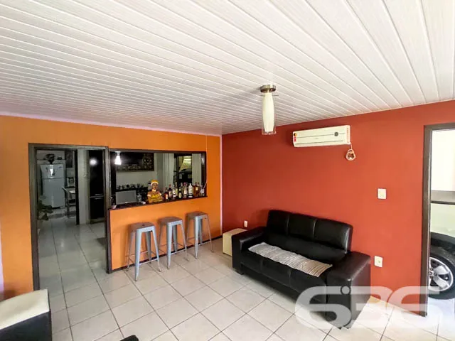 CASA COM PISCINA PRÓXIMA AO MAR EM UBATUBA EM SÃO