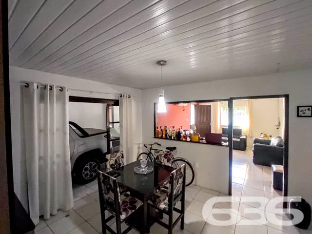 CASA COM PISCINA PRÓXIMA AO MAR EM UBATUBA EM SÃO