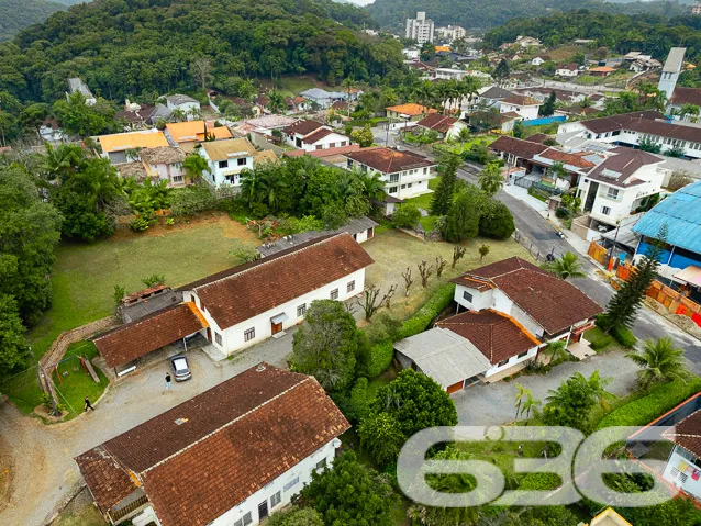 OPORTUNIDADE DE TERRENO COM LOCALIZAÇÃO PRIVILEGIA