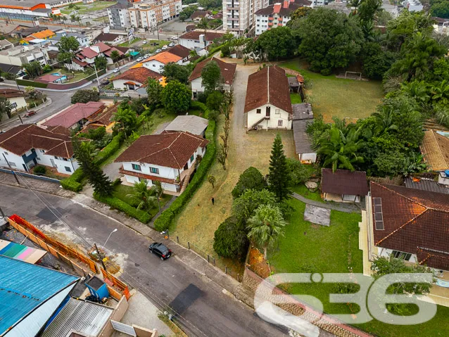 OPORTUNIDADE DE TERRENO COM LOCALIZAÇÃO PRIVILEGIA