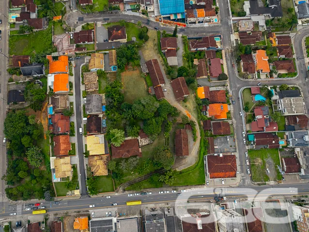 OPORTUNIDADE DE TERRENO COM LOCALIZAÇÃO PRIVILEGIA