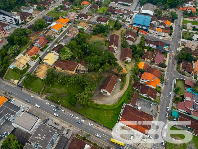 OPORTUNIDADE DE TERRENO COM LOCALIZAÇÃO PRIVILEGIA