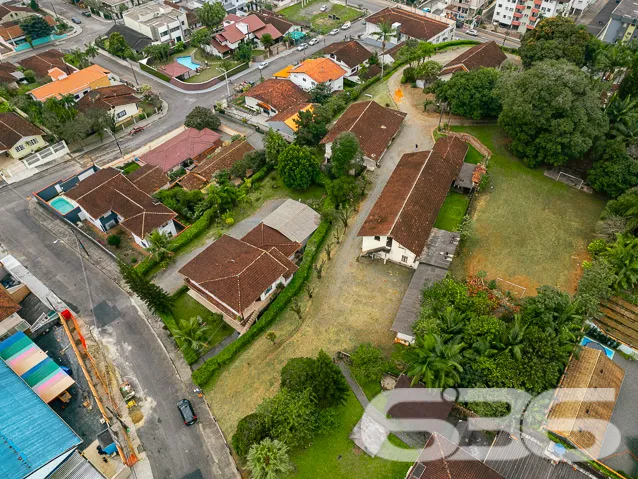 OPORTUNIDADE DE TERRENO COM LOCALIZAÇÃO PRIVILEGIA