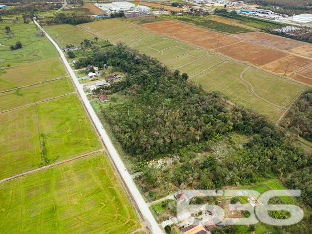 OPORTUNIDADE DE TERRENO ÚNICO EM GARUVA
Se você e