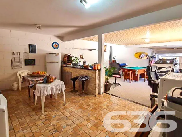 CASA COM PISCINA E ÁREA DE FESTAS EM UBATUBA, SÃO