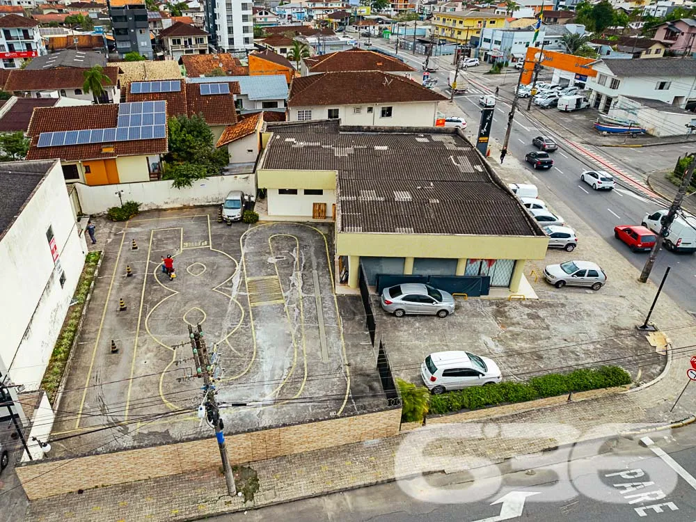OPORTUNIDADE DE IMÓVEL COMERCIAL NO BAIRRO IRIRIÚ