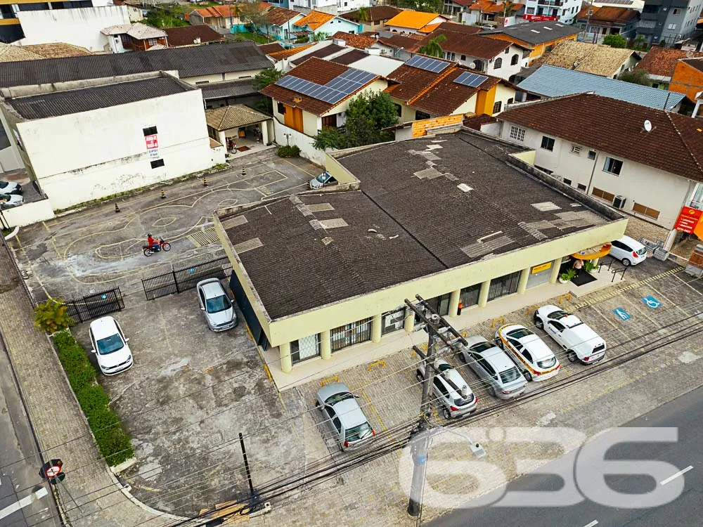 OPORTUNIDADE DE IMÓVEL COMERCIAL NO BAIRRO IRIRIÚ