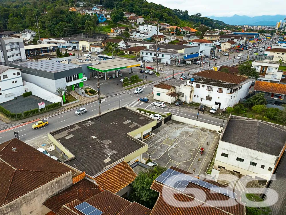 OPORTUNIDADE DE IMÓVEL COMERCIAL NO BAIRRO IRIRIÚ
