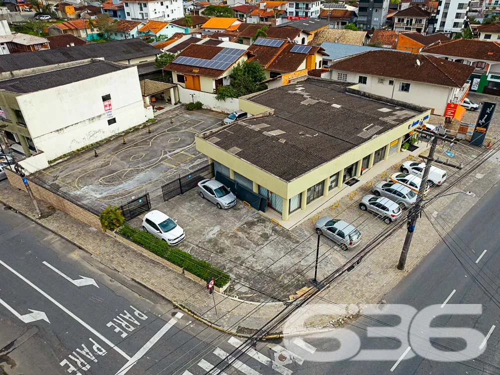 OPORTUNIDADE DE IMÓVEL COMERCIAL NO BAIRRO IRIRIÚ