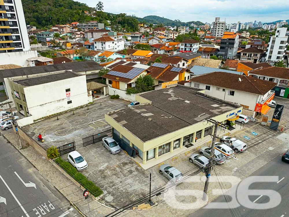 OPORTUNIDADE DE IMÓVEL COMERCIAL NO BAIRRO IRIRIÚ