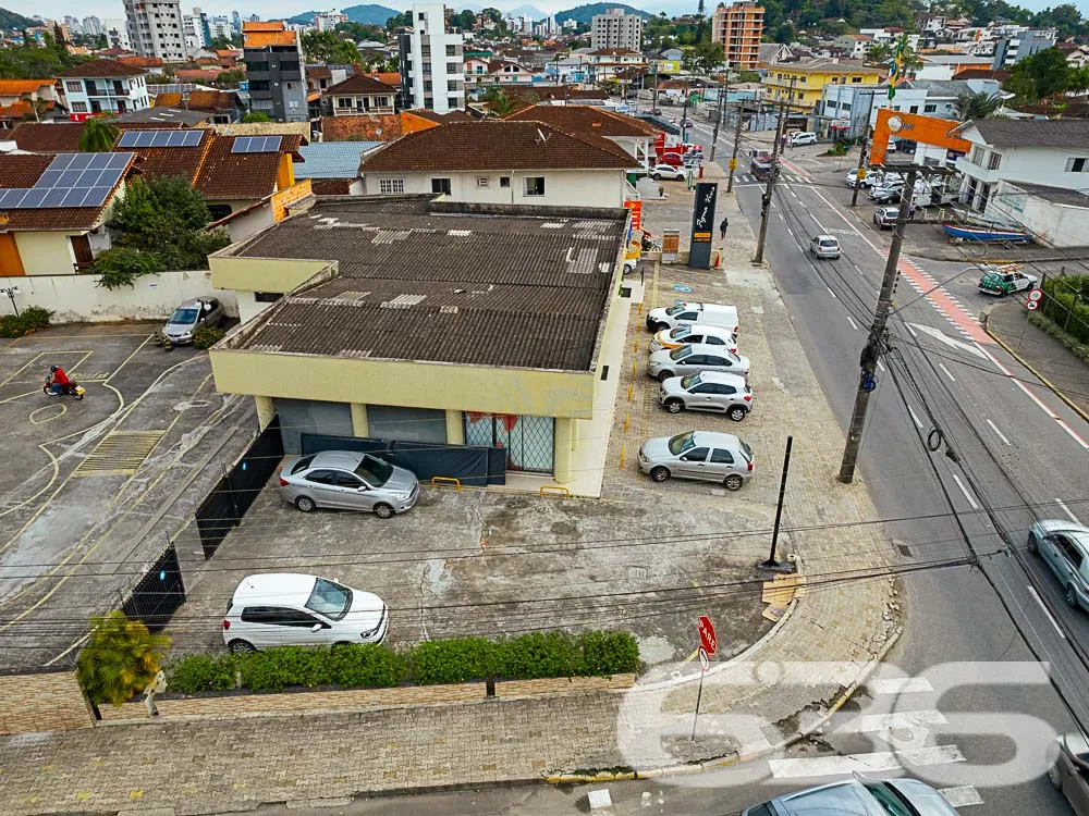 OPORTUNIDADE DE IMÓVEL COMERCIAL NO BAIRRO IRIRIÚ