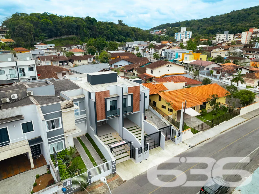 IMÓVEL COM SUÍTE + 2 QUARTOS NO BAIRRO SAGUAÇU
Ap
