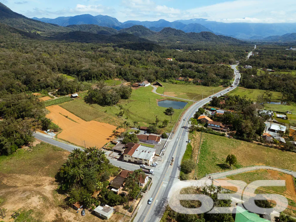 IMÓVEL COMERCIAL NO CENTRO DE PIRABEIRABA: INVISTA