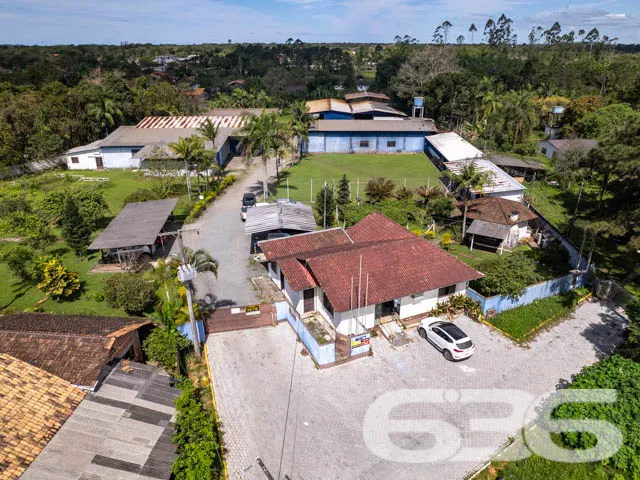 VENDE-SE AMPLA EMPRESA NO CENTRO DE ARAQUARI! INVI