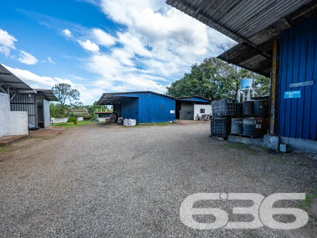 VENDE-SE AMPLA EMPRESA NO CENTRO DE ARAQUARI! INVI