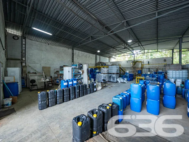 VENDE-SE AMPLA EMPRESA NO CENTRO DE ARAQUARI! INVI