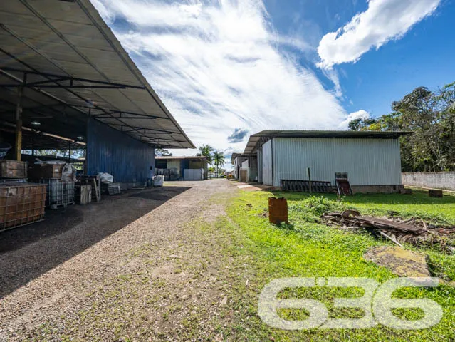 VENDE-SE AMPLA EMPRESA NO CENTRO DE ARAQUARI! INVI