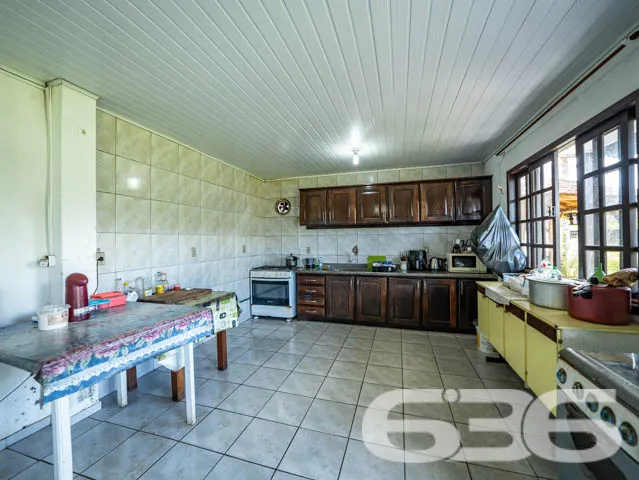 VENDE-SE AMPLA EMPRESA NO CENTRO DE ARAQUARI! INVI