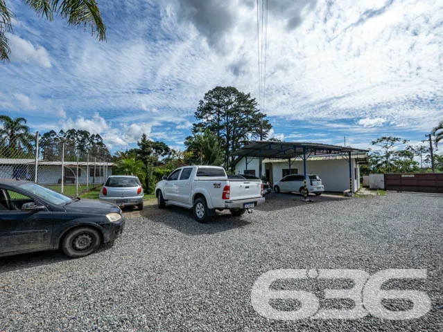 VENDE-SE AMPLA EMPRESA NO CENTRO DE ARAQUARI! INVI